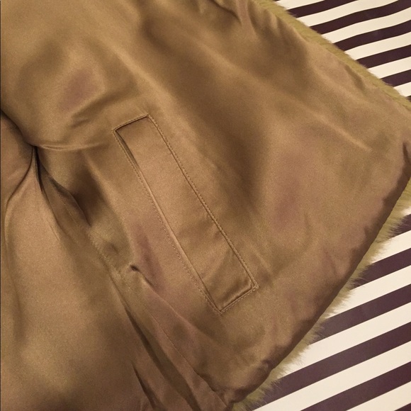 Henri Bendel Faux Fur Reversible Shrug Jacket Gold - Picture 3 of 5